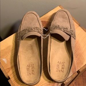 Naturalizer Slip-Ons, size 8